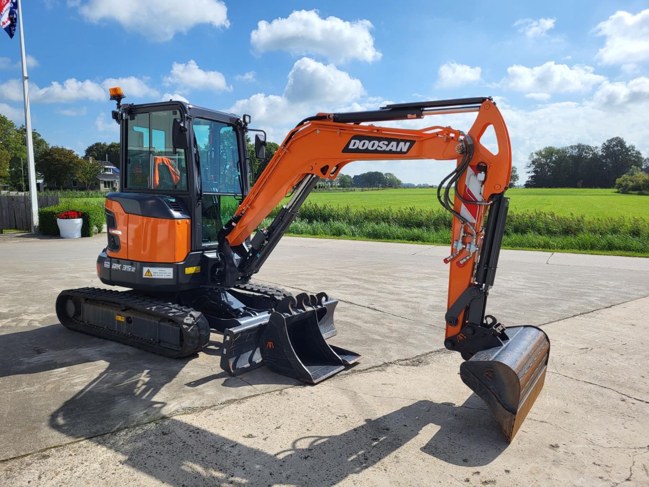 Develon DX35z-7