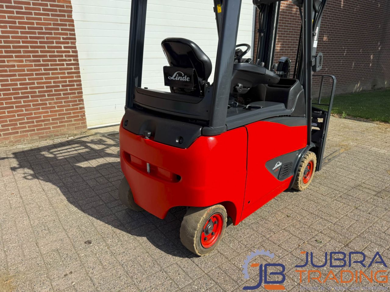Linde E16PH-02 Electric Forklift | 2018 | 12351H | 1.6T | 5.2M