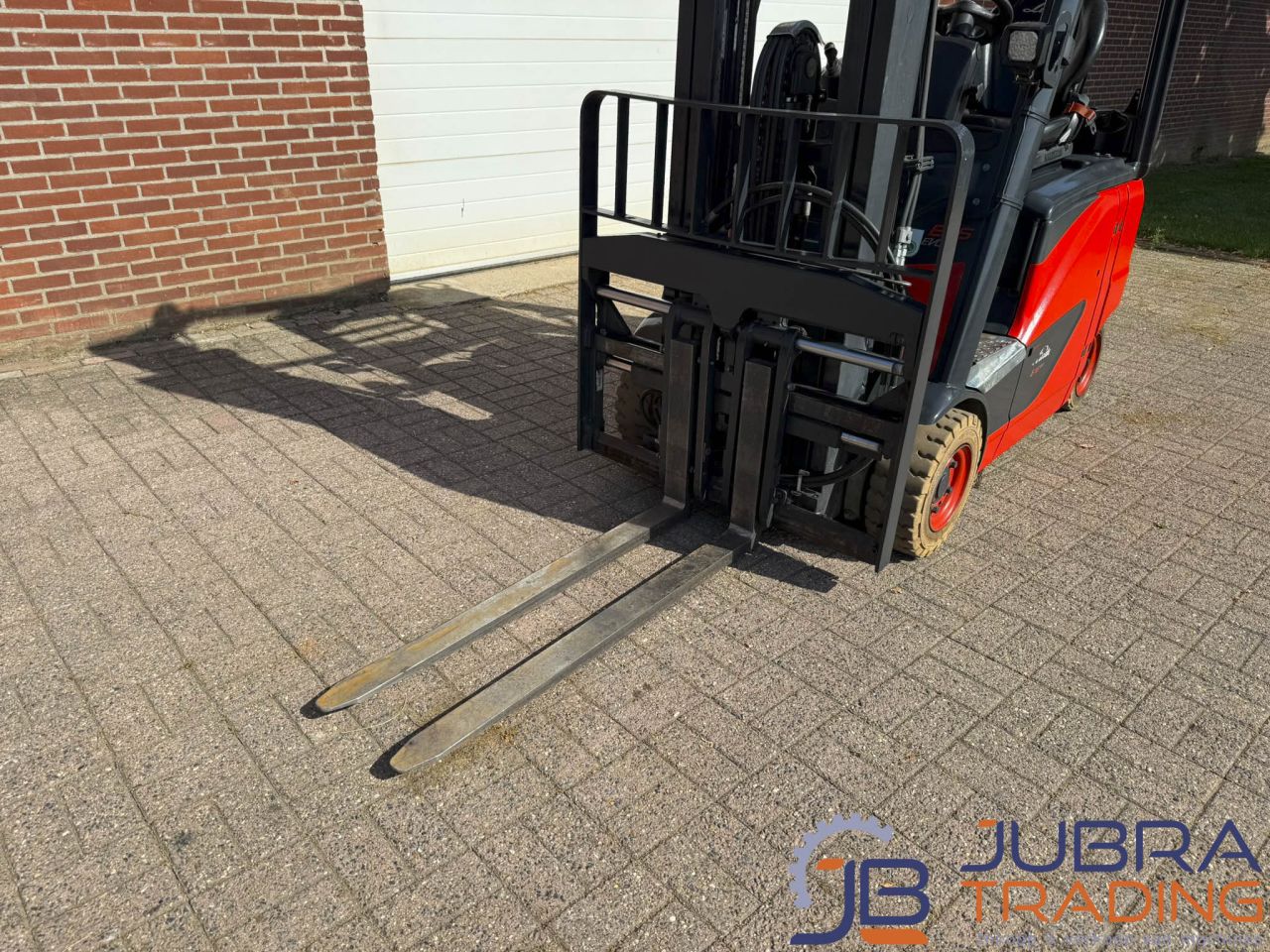 Linde E16PH-02 Electric Forklift | 2018 | 12351H | 1.6T | 5.2M