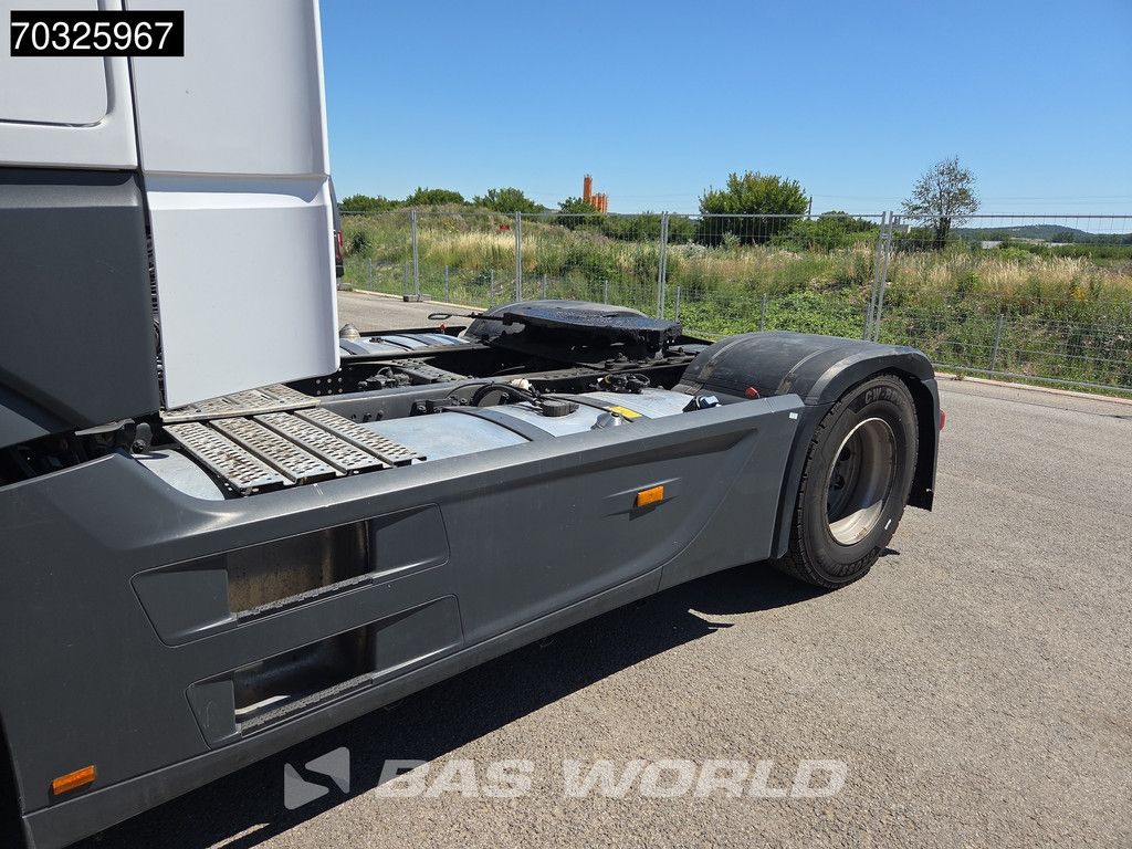 Mercedes Actros 1845 4X2 BigSpace Retarder 2x Tanks Standklima Navi
