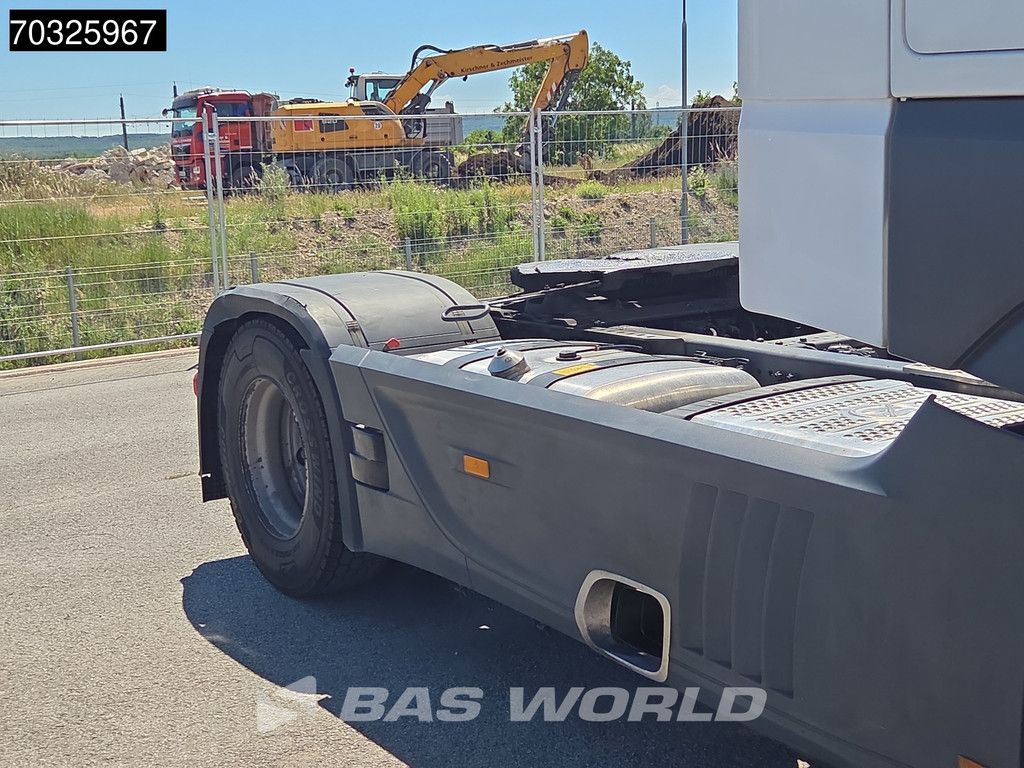 Mercedes Actros 1845 4X2 BigSpace Retarder 2x Tanks Standklima Navi