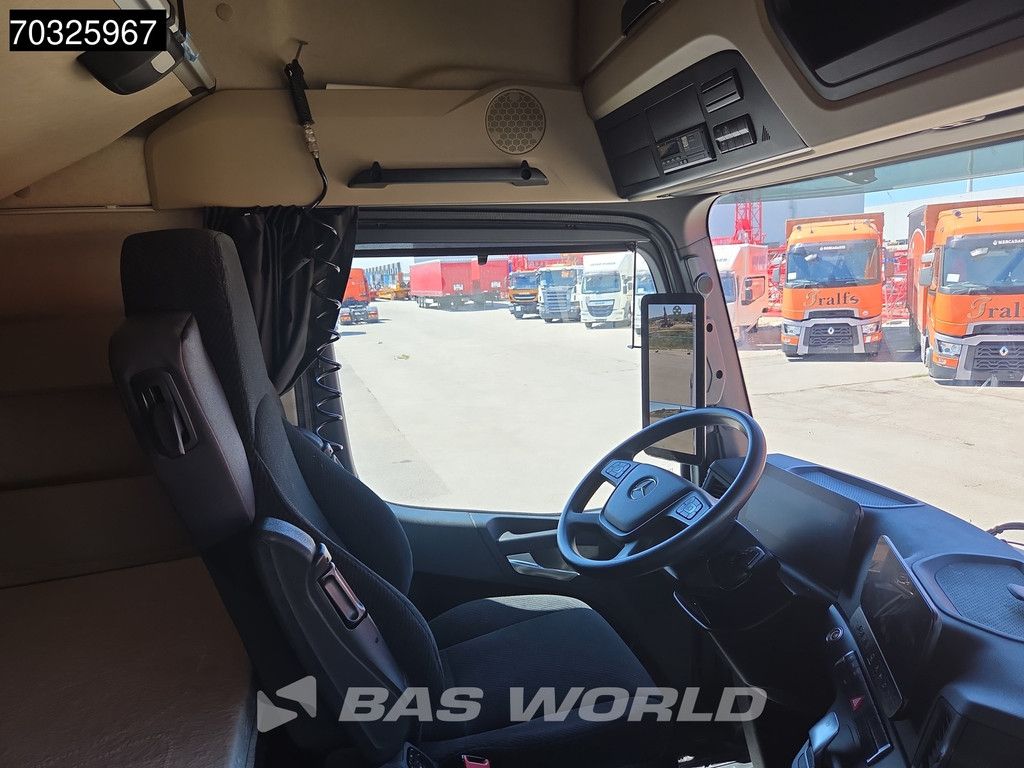 Mercedes Actros 1845 4X2 BigSpace Retarder 2x Tanks Standklima Navi