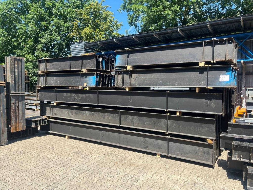 Doppelseitige Kragarmregale 8x48
