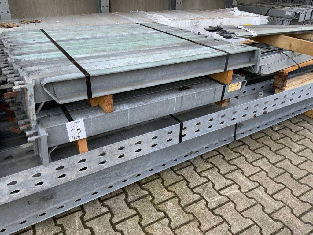 Einseitiges Kragarmregal 14x42