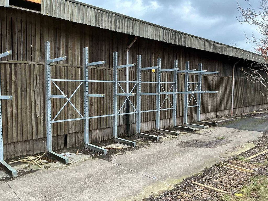 Single-sided Cantilever Racking 21x42
