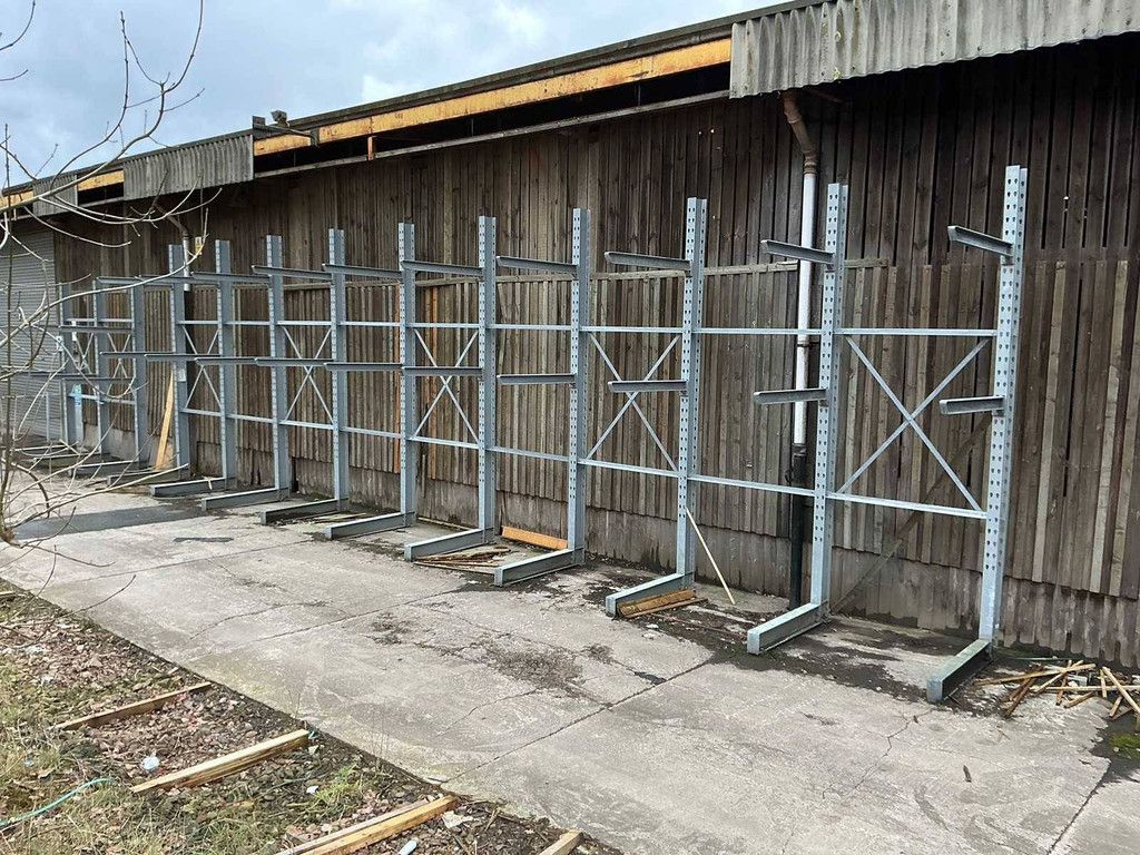 Single-sided Cantilever Racking 21x42