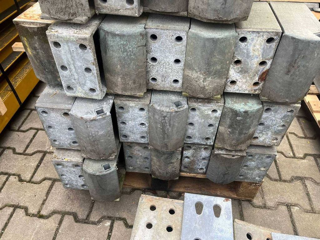 Single-sided Cantilever Racking 21x42