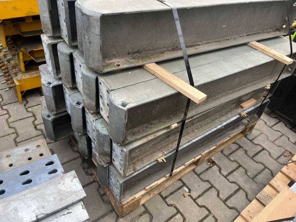 Single-sided Cantilever Racking 21x42