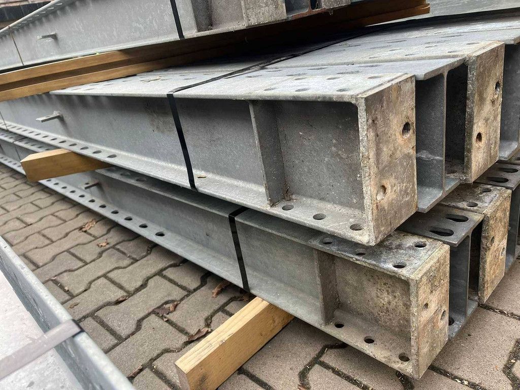 Single-sided Cantilever Racking 21x42