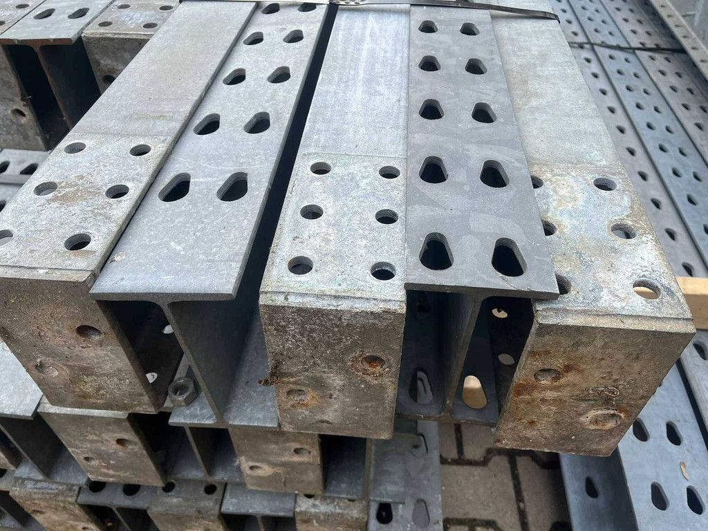 Single-sided Cantilever Racking 21x42