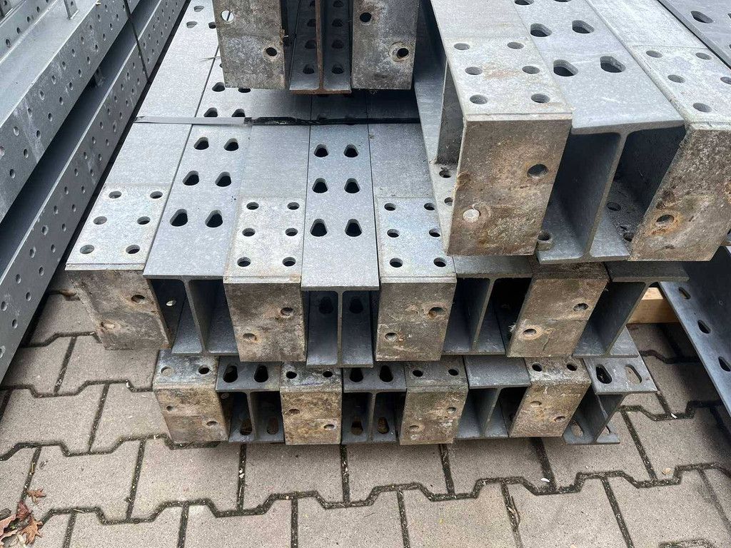 Single-sided Cantilever Racking 21x42