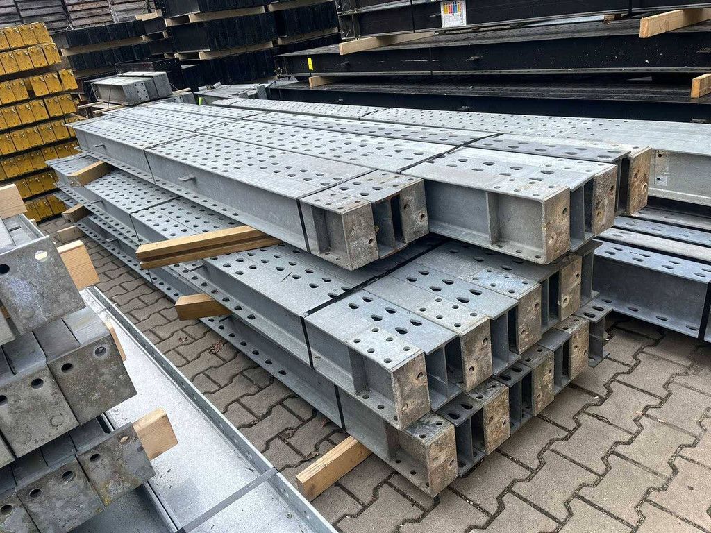 Single-sided Cantilever Racking 21x42