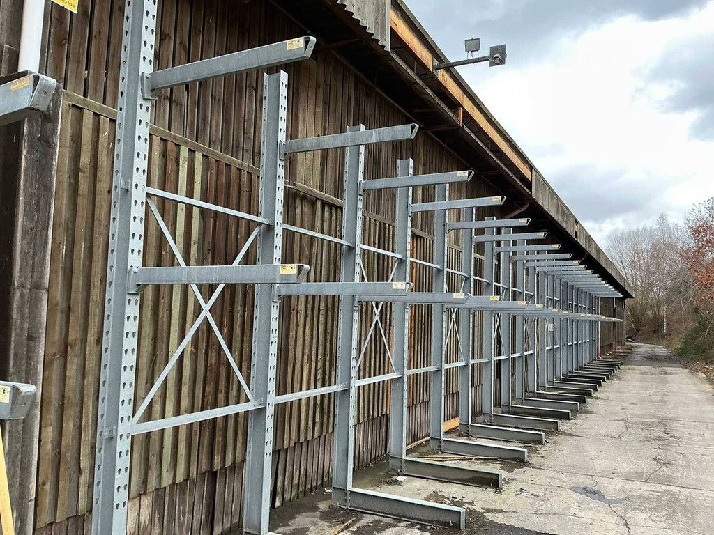 Single-sided Cantilever Racking 21x42
