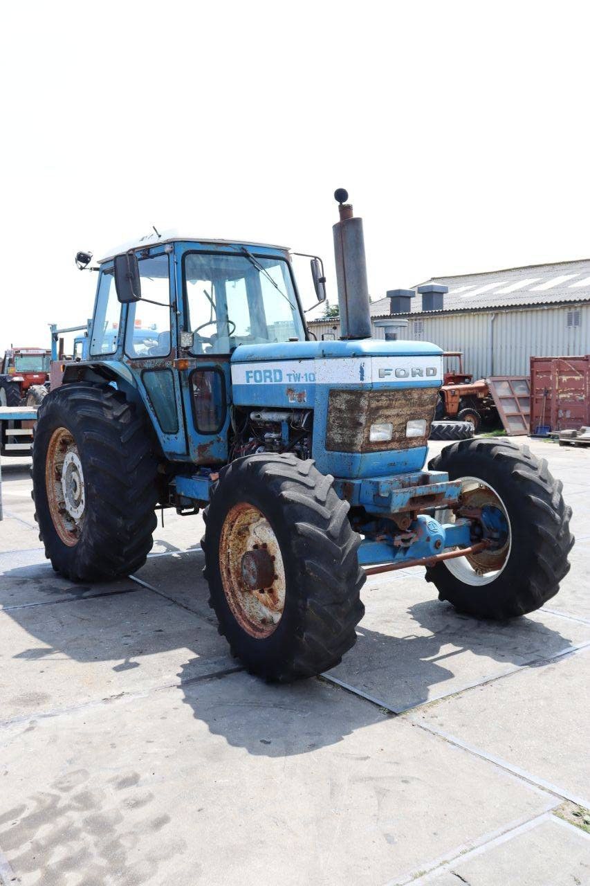Tractor Ford TW-10 Diesel 125hp 1980 (Margin)