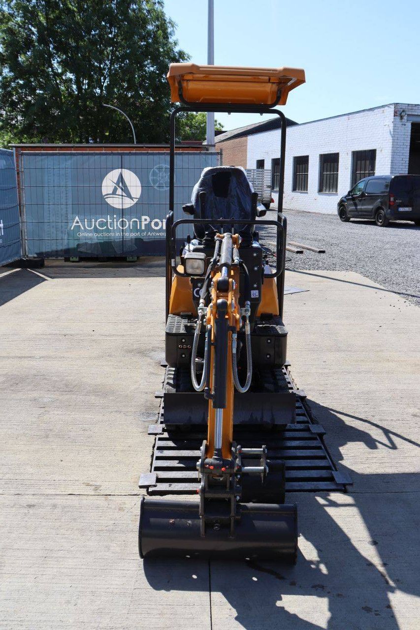 Neuer Benzin-Minibagger