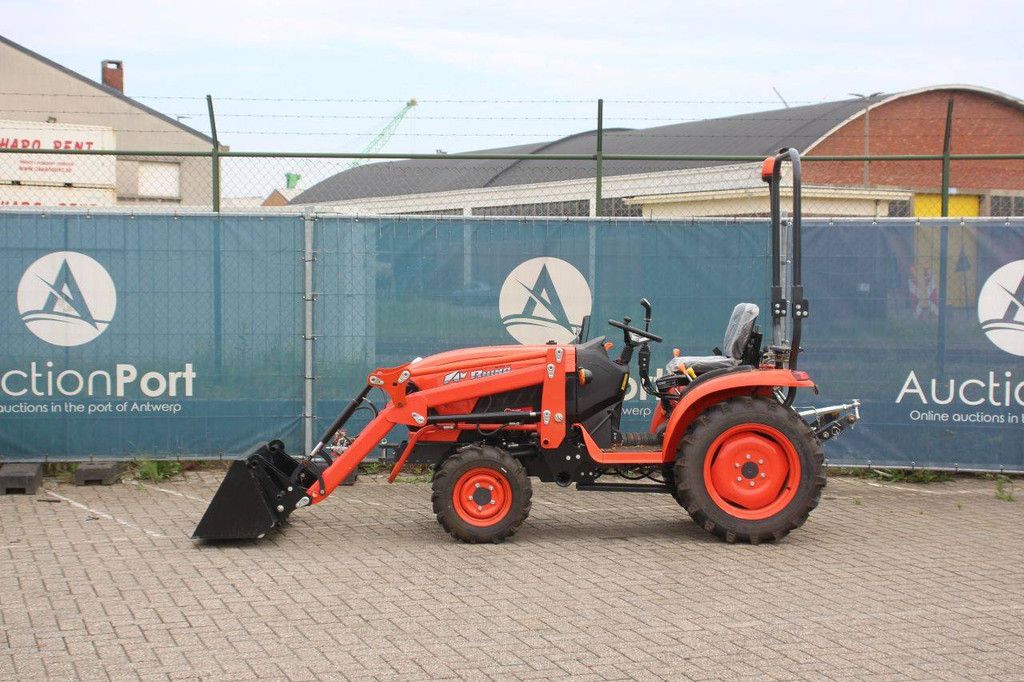 Rhino B2610 Mini Tractor Diesel 26hp with front loader New