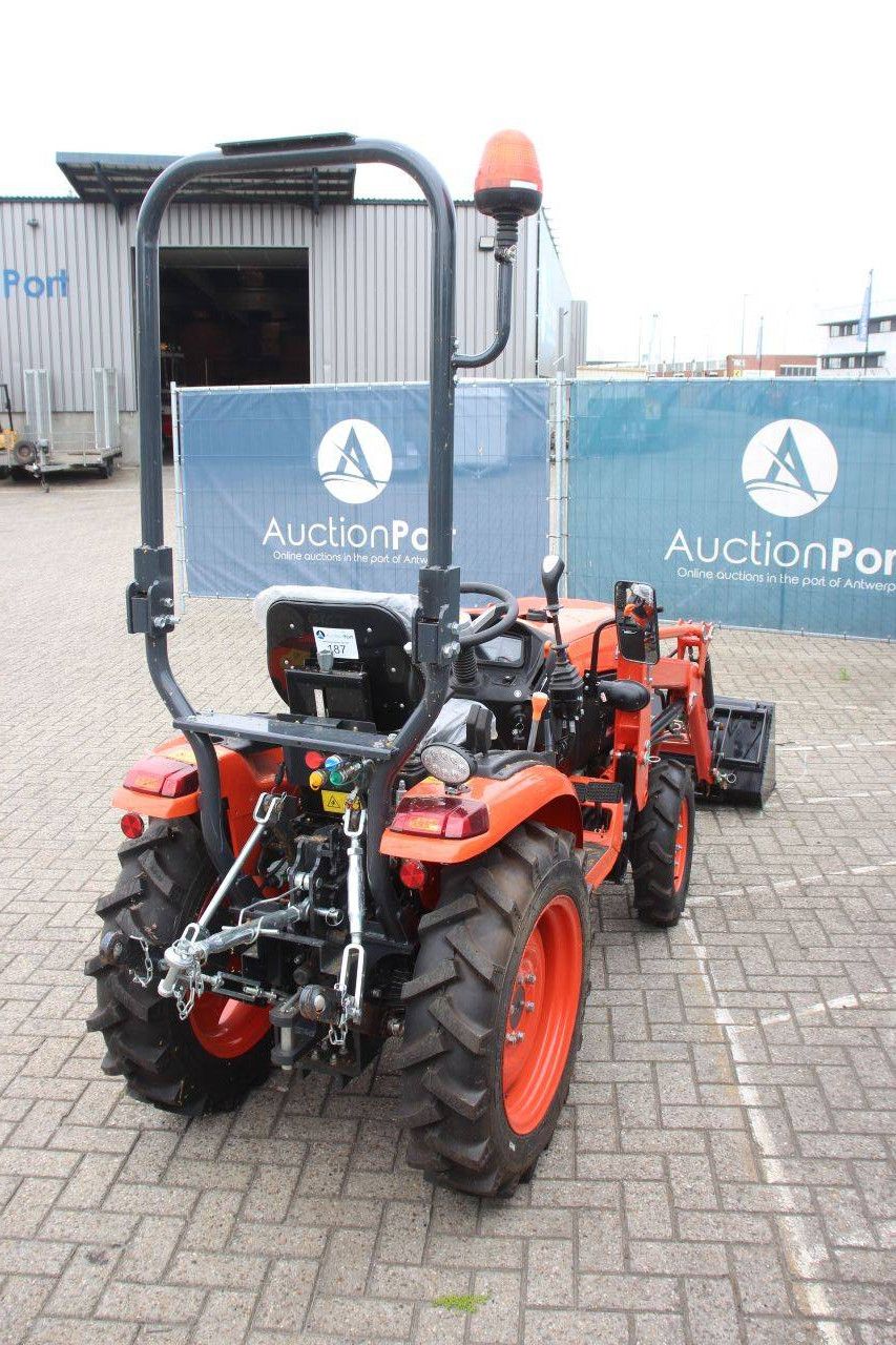 Rhino B2610 Mini Tractor Diesel 26hp with front loader New