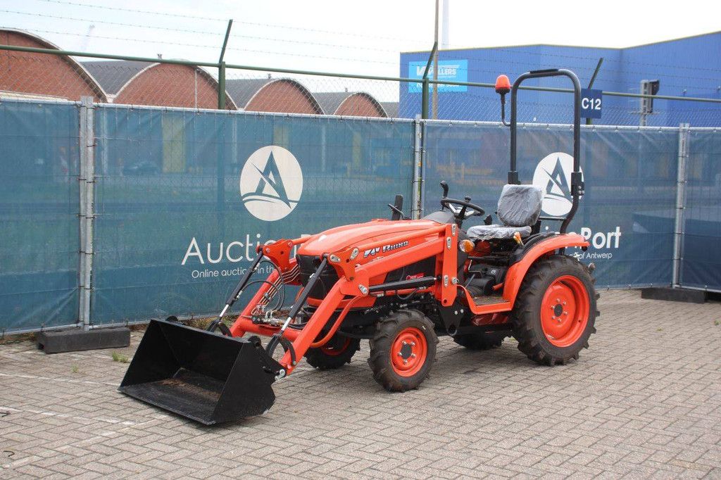 Rhino B2610 Mini Tractor Diesel 26hp with front loader New