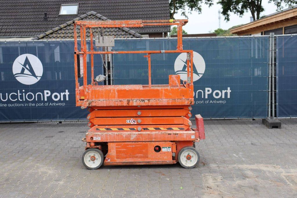 SkyJack SJIII-3219 Electric Scissor Lift