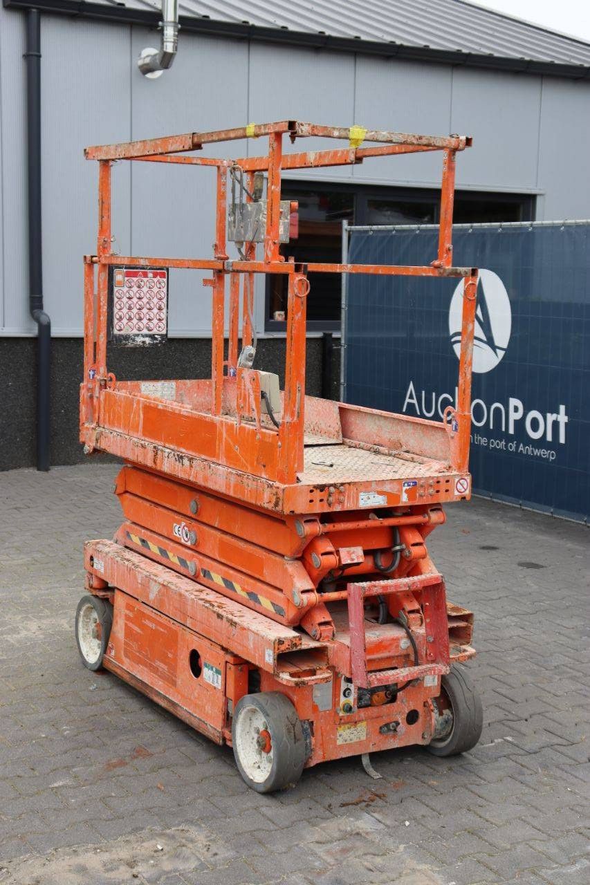 SkyJack SJIII-3219 Electric Scissor Lift