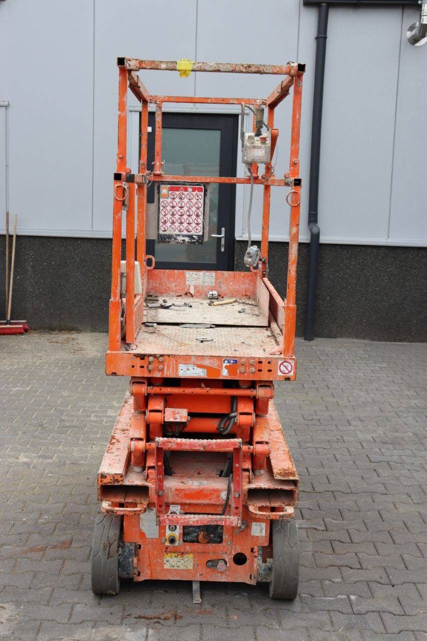 SkyJack SJIII-3219 Electric Scissor Lift