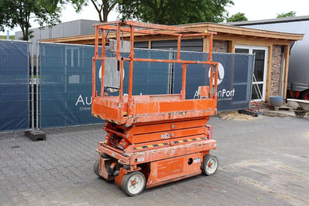 SkyJack SJIII-3219 Electric Scissor Lift