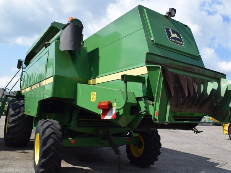 John Deere 2056