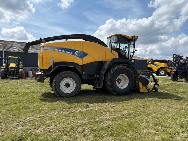 New Holland FR9050