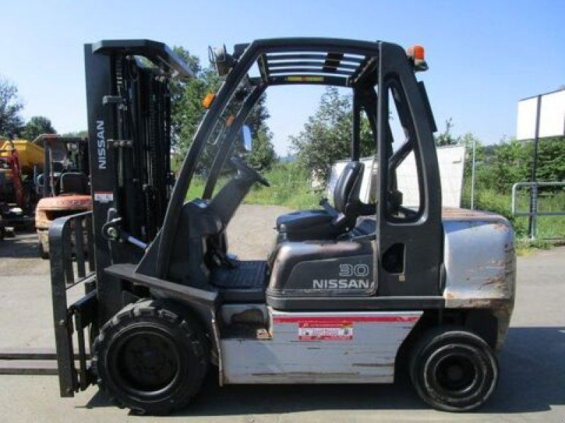 Nissan FD 30 Tripl Freihub