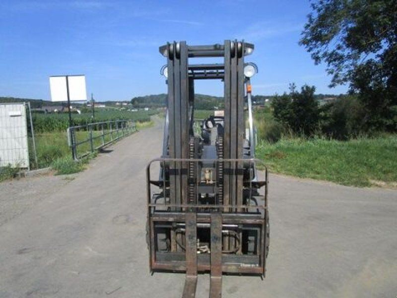 Nissan FD 30 Tripl Freihub