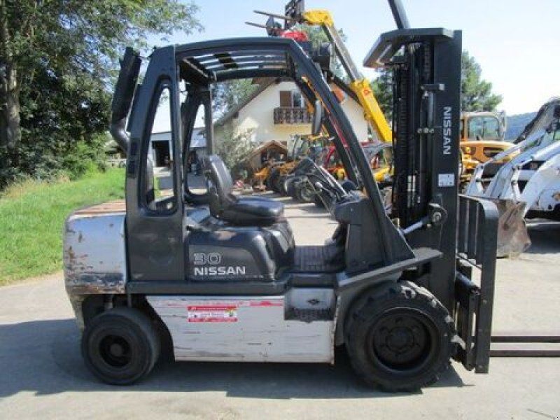 Nissan FD 30 Tripl Freihub