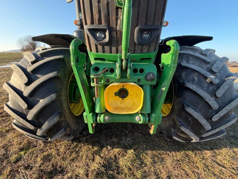 John Deere 6215 R