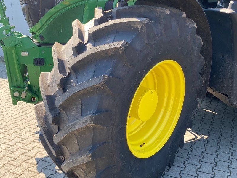 John Deere 6R 250