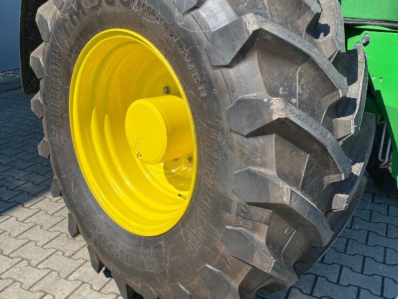 John Deere 6R 250