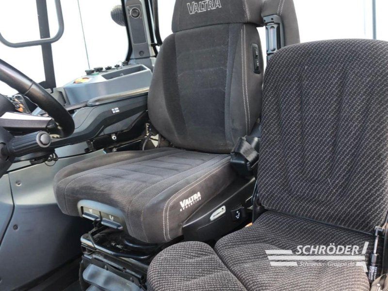 Valtra T 215 D | RTK | UNLIMITED | LED
