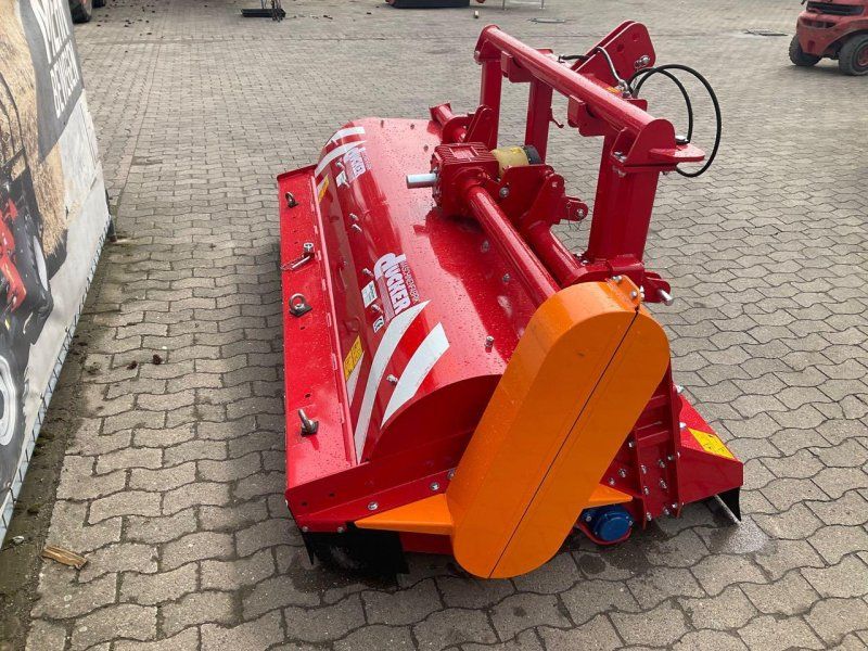 Dücker UM 27