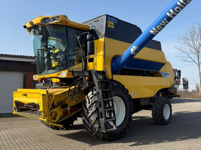 New Holland CS 6080 mit 6,10m Varifeed