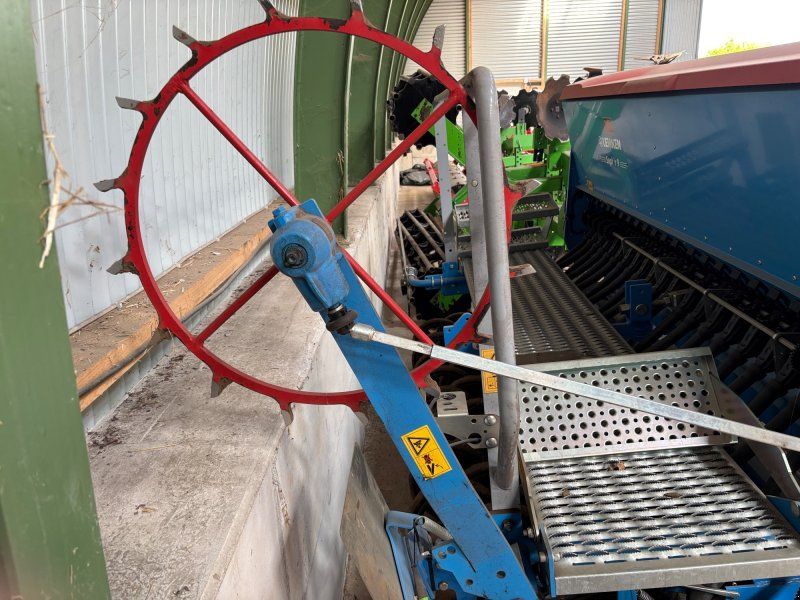 Lemken Zirkon 12/300 und Saphir 8