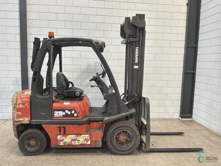 Forklifts Diesel Nissan FD25 2003