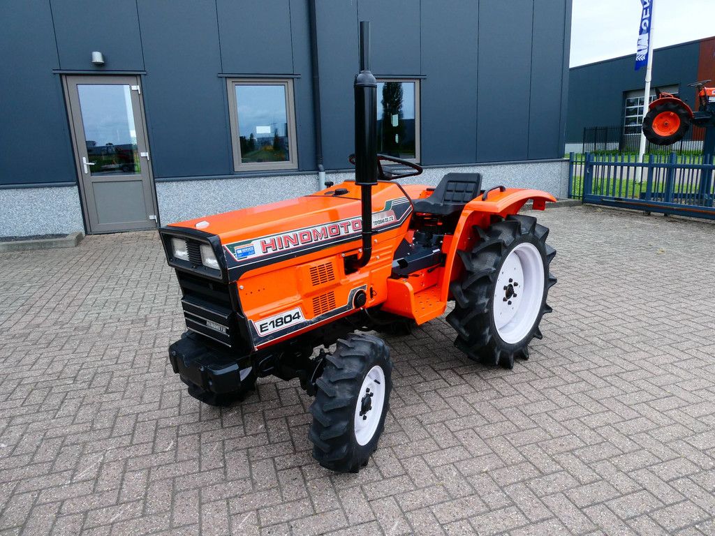 Hinomoto E1804 4wd / 1497 Draaiuren / Miditrekker