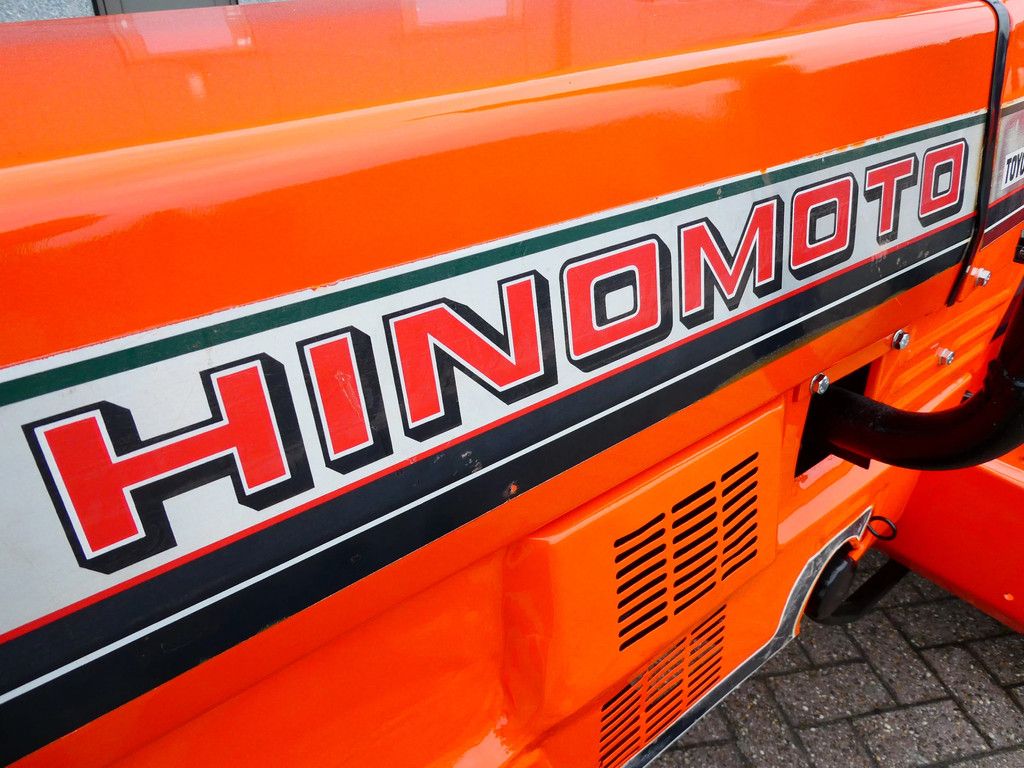 Hinomoto E1804 4wd / 1497 Draaiuren / Miditrekker