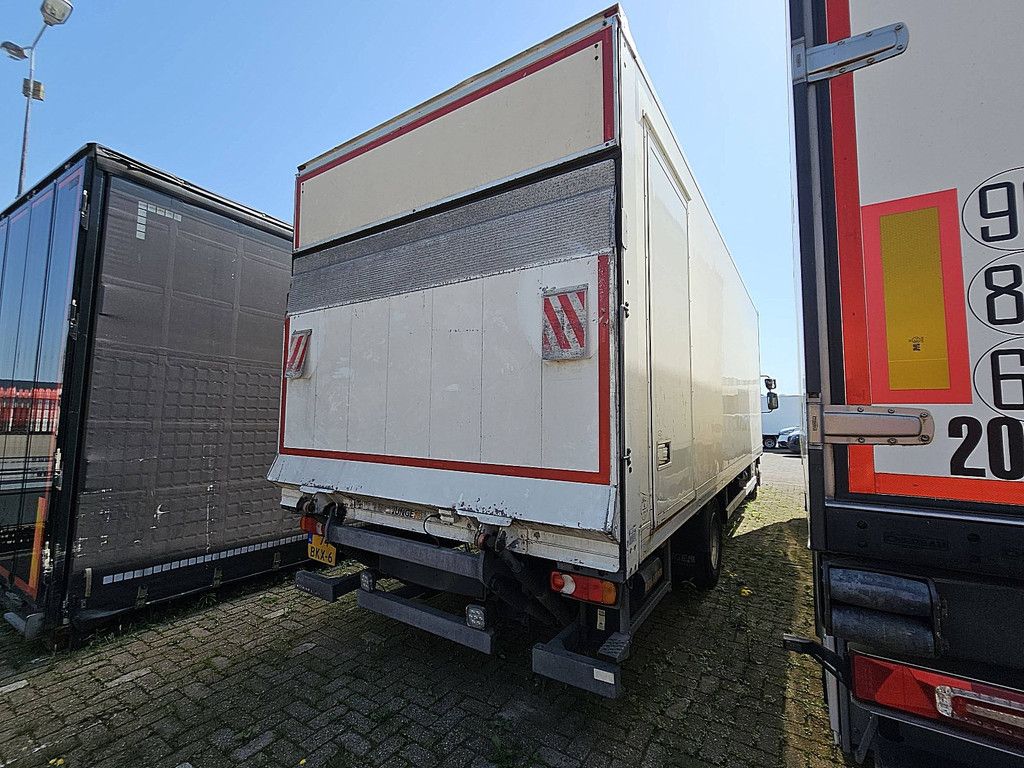 RENAULT D 220