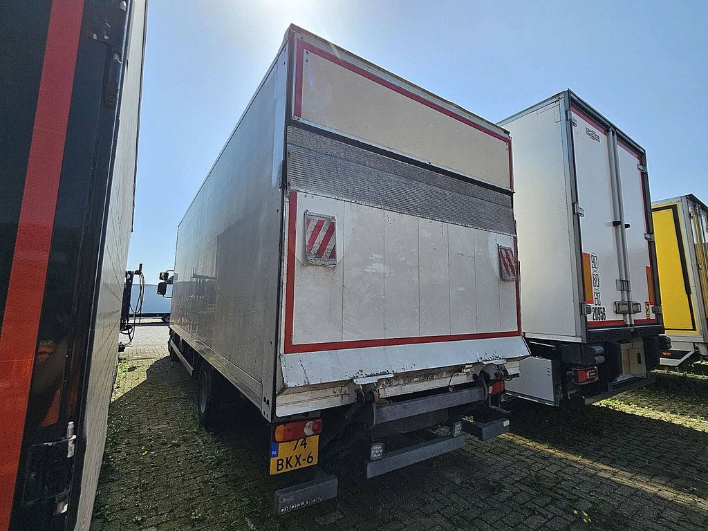 RENAULT D 220