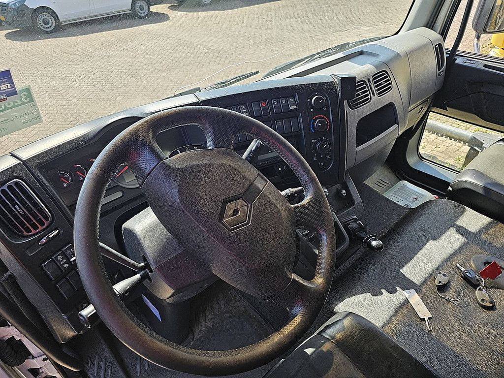 RENAULT D 220