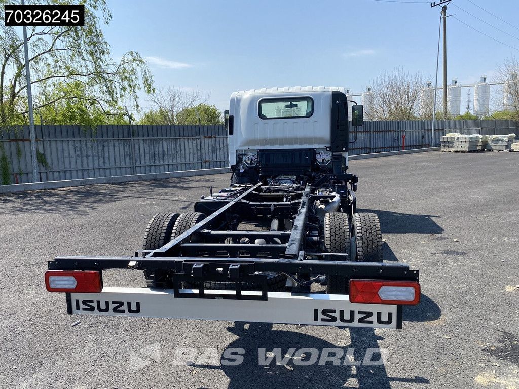 Isuzu M30 5.2 4X2 NEW! 7,5T Chassis 330cm Automatic Euro 6