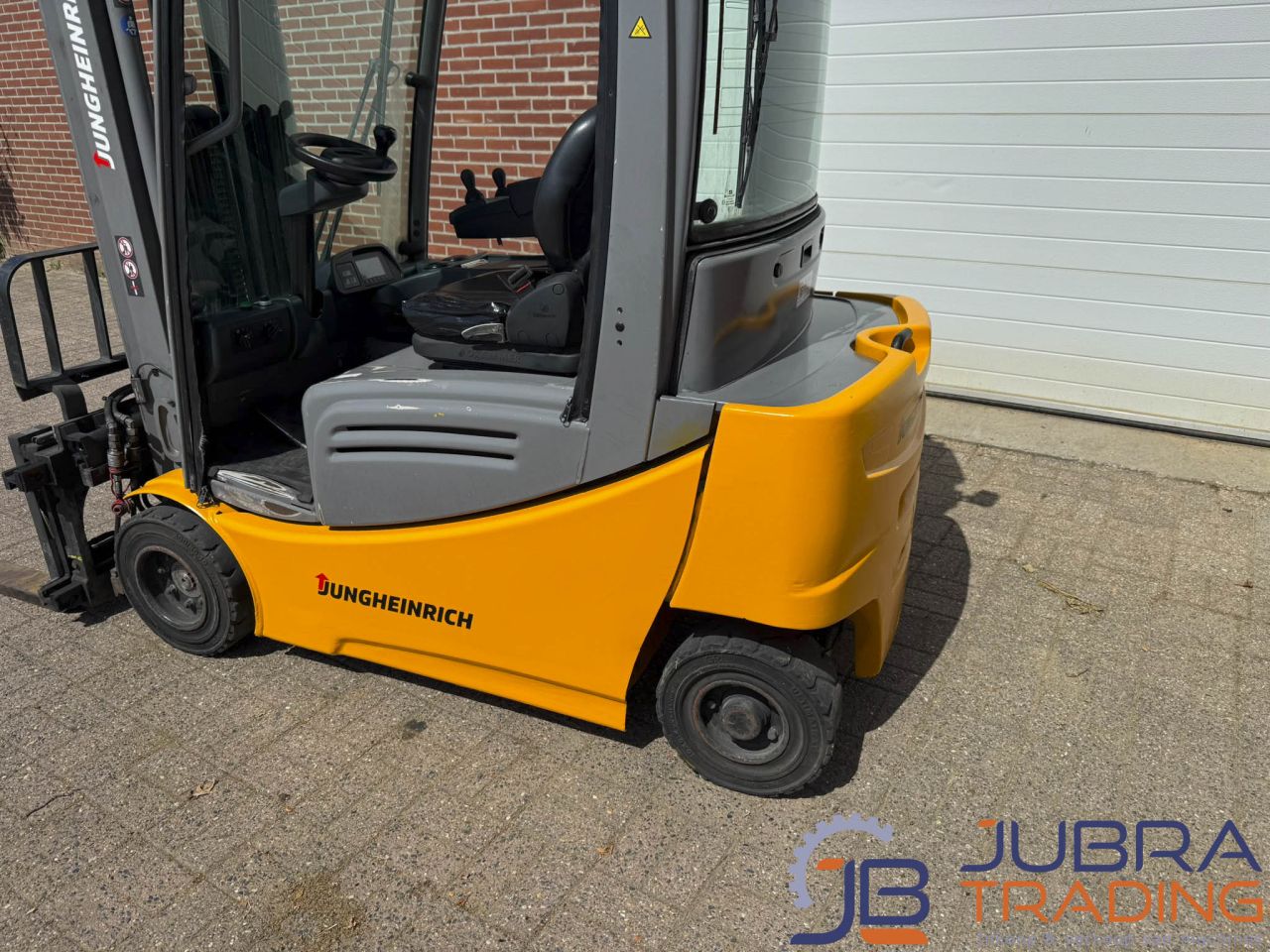 Jungheinrich EFG320 Elektro-Gabelstapler | 2019 | 8026Bh | 2T |