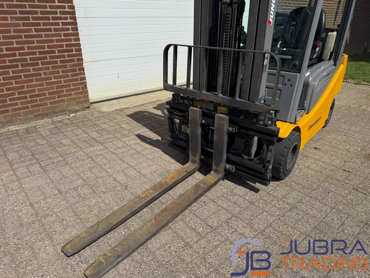 Jungheinrich EFG320 Elektro-Gabelstapler | 2019 | 8026Bh | 2T |