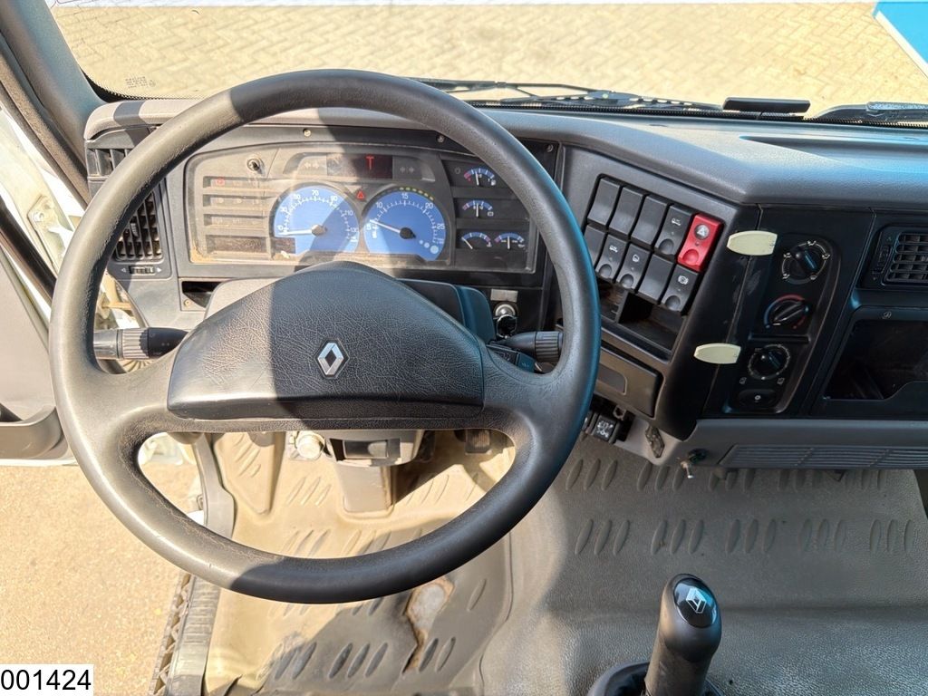 Renault Midlum 220 Manual gearbox, Petrol, 11,385 litres, 4-cylinder