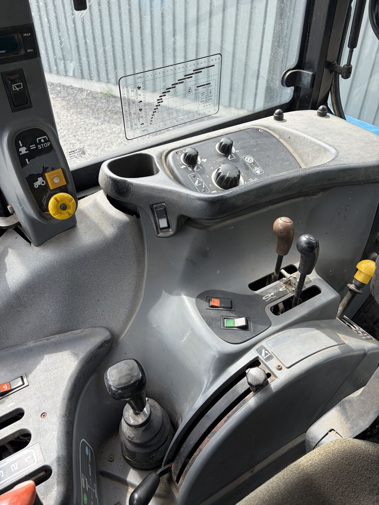 New Holland TS100 4wd kruipbak