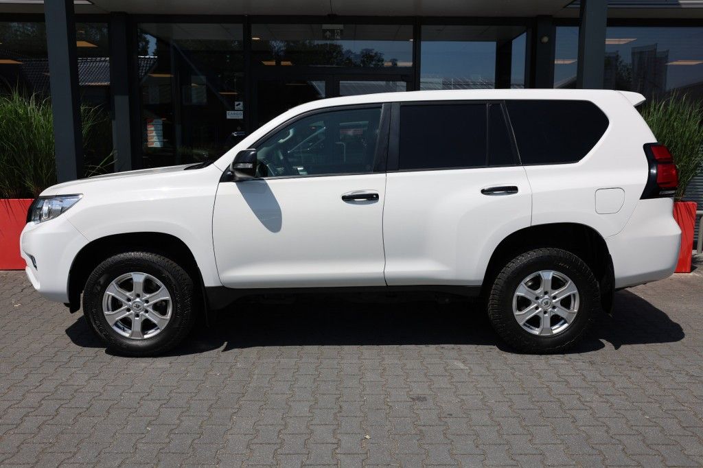 Toyota Landcruiser 150 2.8 D-4D 5DRS COMFORT A/T VAN